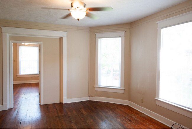 Interior Photo - 521 N. Washington