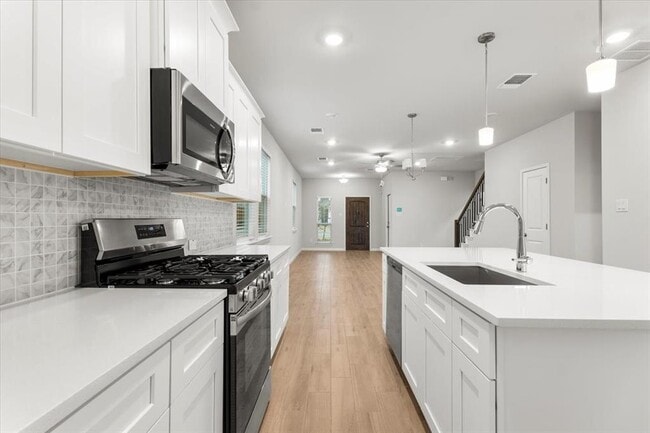 Building Photo - 320 Windstar Rd