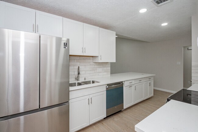 Building Photo - 16911 Bougainvilla Ln
