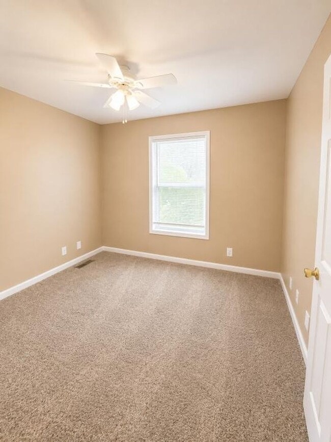 Building Photo - Spacious Ranch Living with Bonus Room & Big Backyard — Minutes from Fort Campbell!