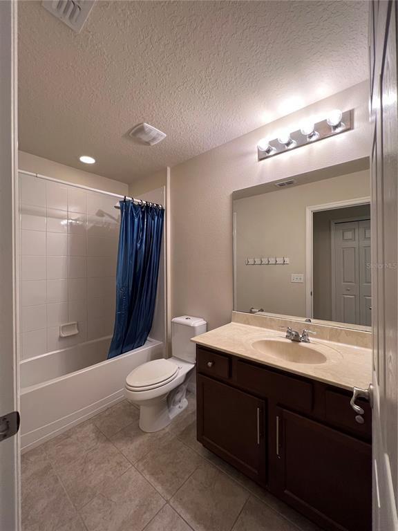 Building Photo - 1310 Oakcrest Ct