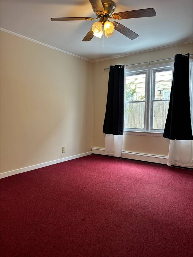 Building Photo - 627 W Park Ave