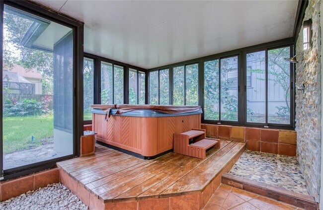 Building Photo - 2143 Salisbury Ct