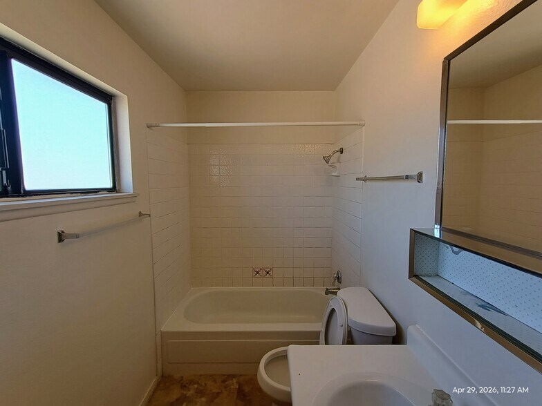 Building Photo - 6228 Ilanos Ln