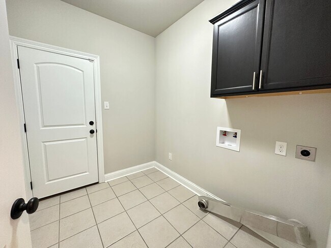 Building Photo - *$500 off FIRST MONTHS RENT MOVE IN SPECIAL* (LUCIEN FIELD ESTATES-SOUTHEAST SHREVEPORT-BEAUTIFUL...