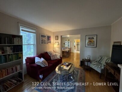 Building Photo - 122 Cecil St SE