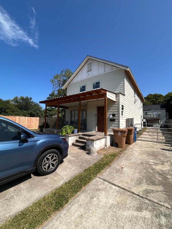 Building Photo - 807 Coleman Ave