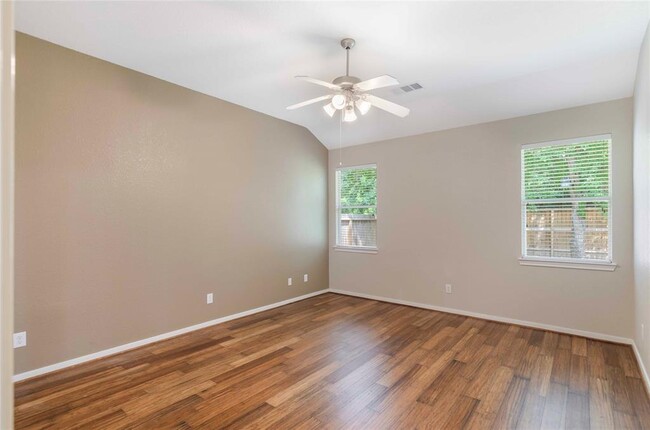Building Photo - 6 Colewood Ct