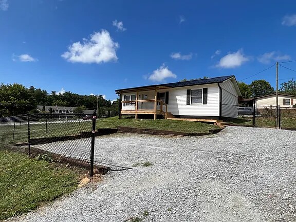 Building Photo - 7 Jones Cir