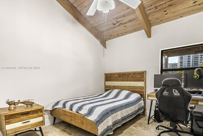 Building Photo - 513 Leslie Dr