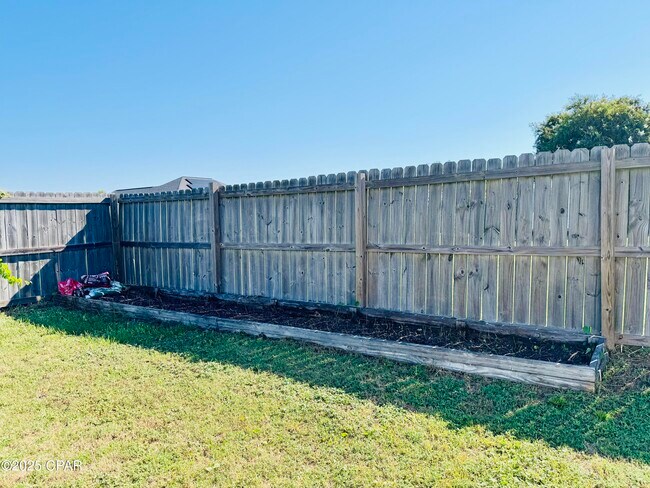 Building Photo - 425 Shadecrest Dr