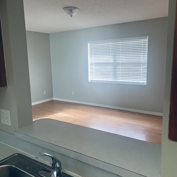 Building Photo - 6911 NW Dorothy St