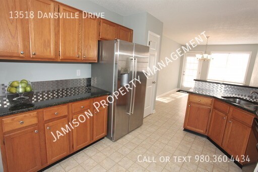 Building Photo - 13518 Dansville Dr