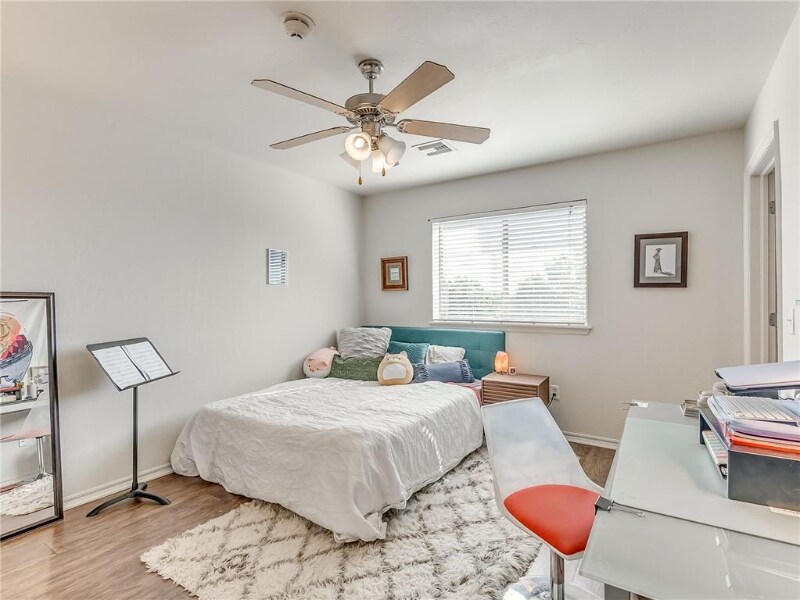 Building Photo - 1320 12th Ave SE