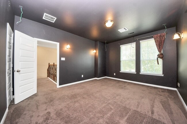 Building Photo - 27419 Canyon Reach Dr