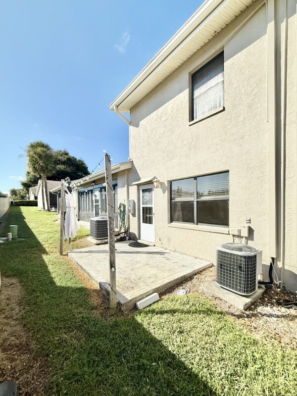 Building Photo - 2131 Ridge Rd S