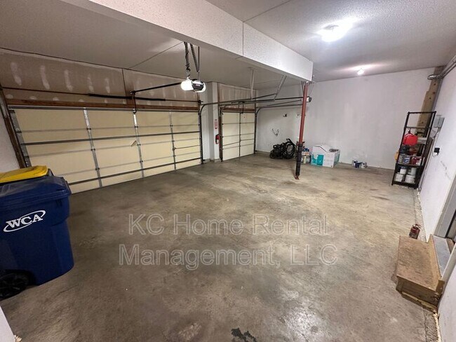 Building Photo - 5605 W 153rd Terrace