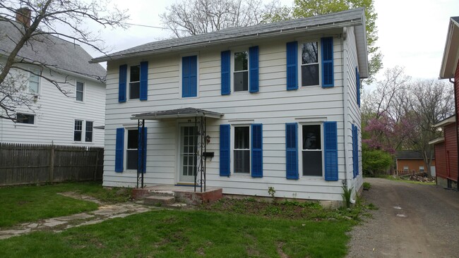 Frontal picture - 28 Elm St