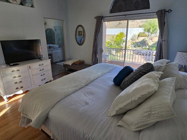 Master Bedroom - 1446 Portofino Dr