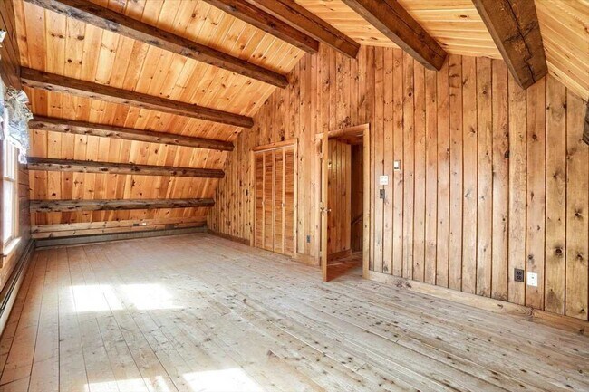 Building Photo - 207 Osborne Hill Rd