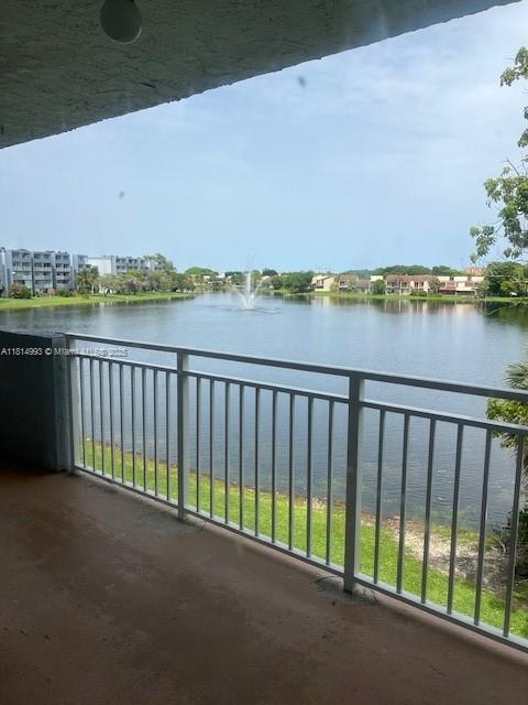 Building Photo - 9351 Fontainebleau Blvd