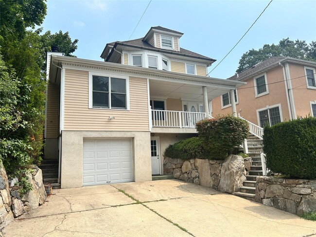 Primary Photo - 59 Oak St