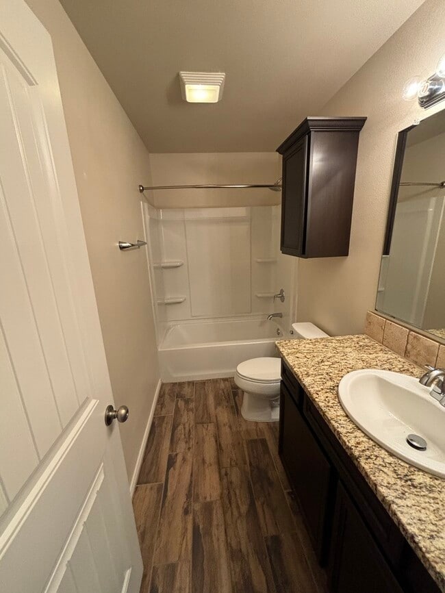 Building Photo - 3 bed 2 bath 2 car garage in Lone Star Trails!
