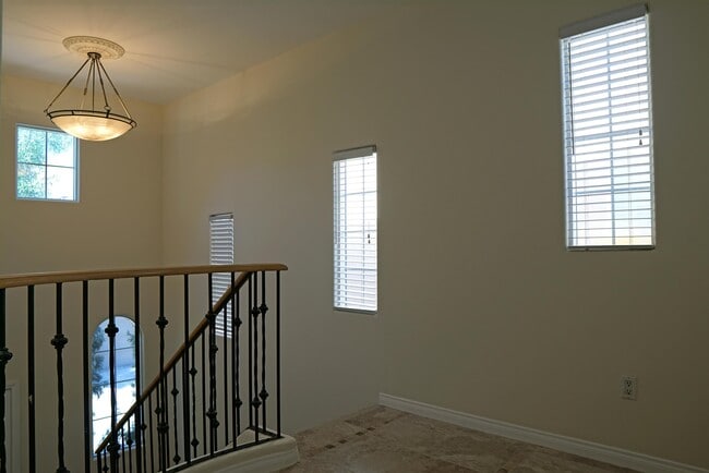 Building Photo - 1816 Pintura Cir W