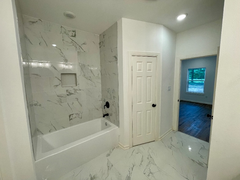 Building Photo - 18682 Porsche Dr