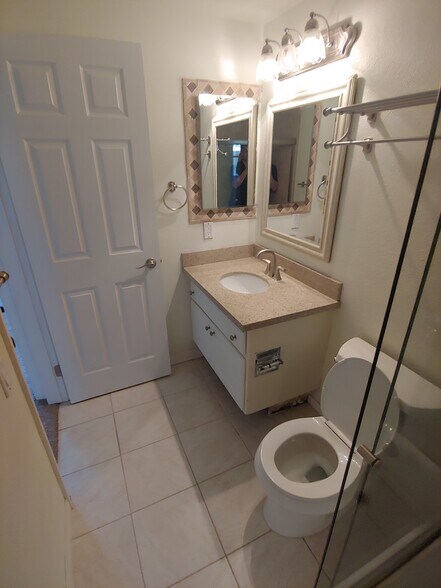 Building Photo - 16040 Leffingwell Rd