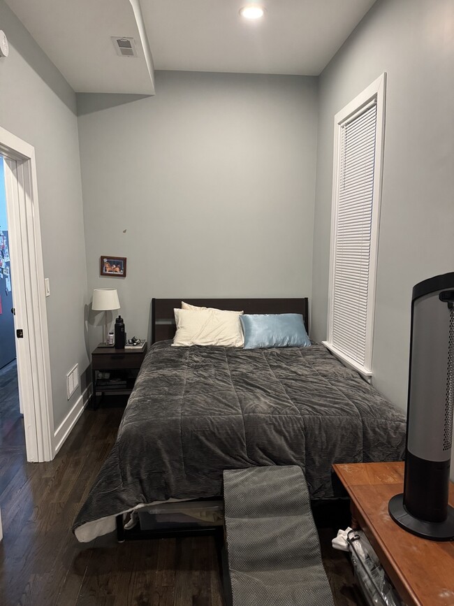 Building Photo - 2613 W Cortland St