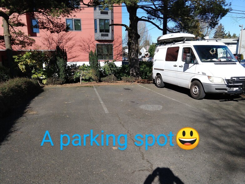 Building Photo - 2707 SE 50th Ave