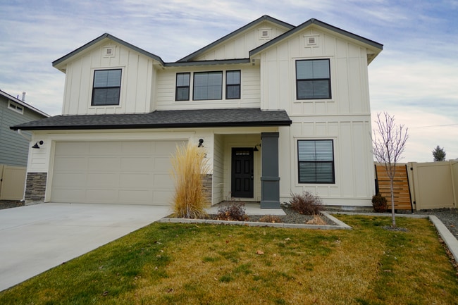 Building Photo - 1512 W Cub River Dr