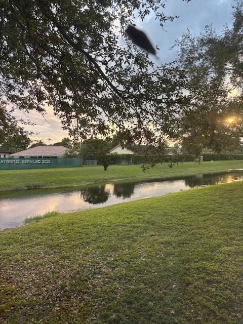 Building Photo - 10592 Royal Palm Blvd