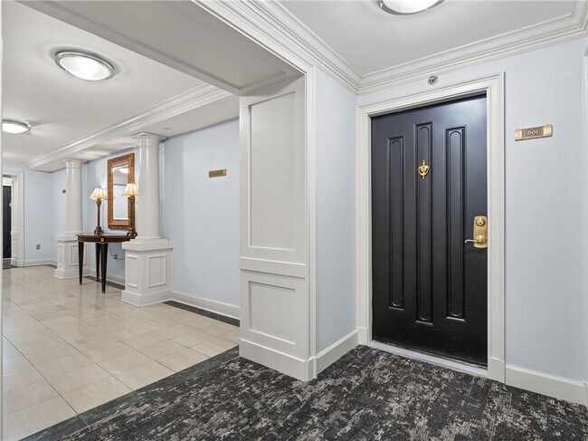 Building Photo - 2870 Pharr Ct S Northwest