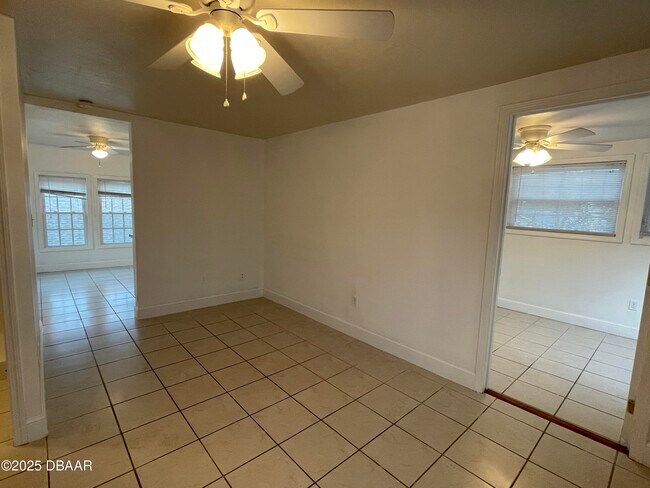 Building Photo - 37 S Wild Olive Ave