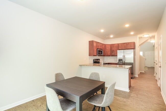 Building Photo - 7268 Bellacroft Dr