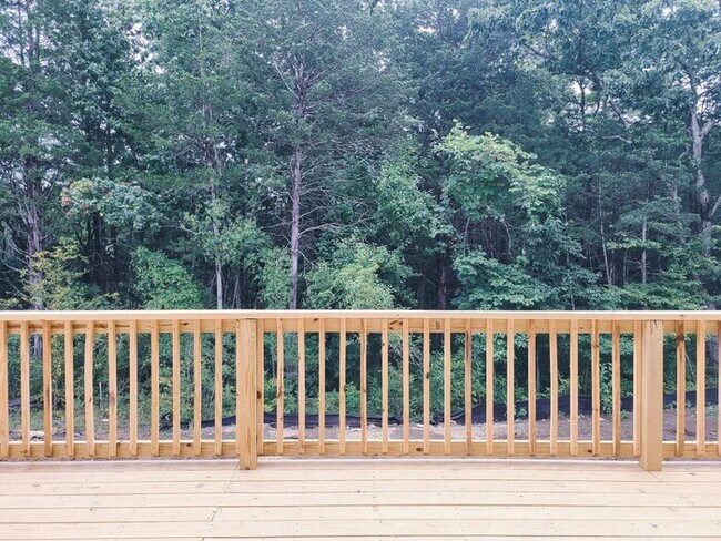 Building Photo - 4 Bed/ 3 Bath Townhome with Immediate Occupancy!