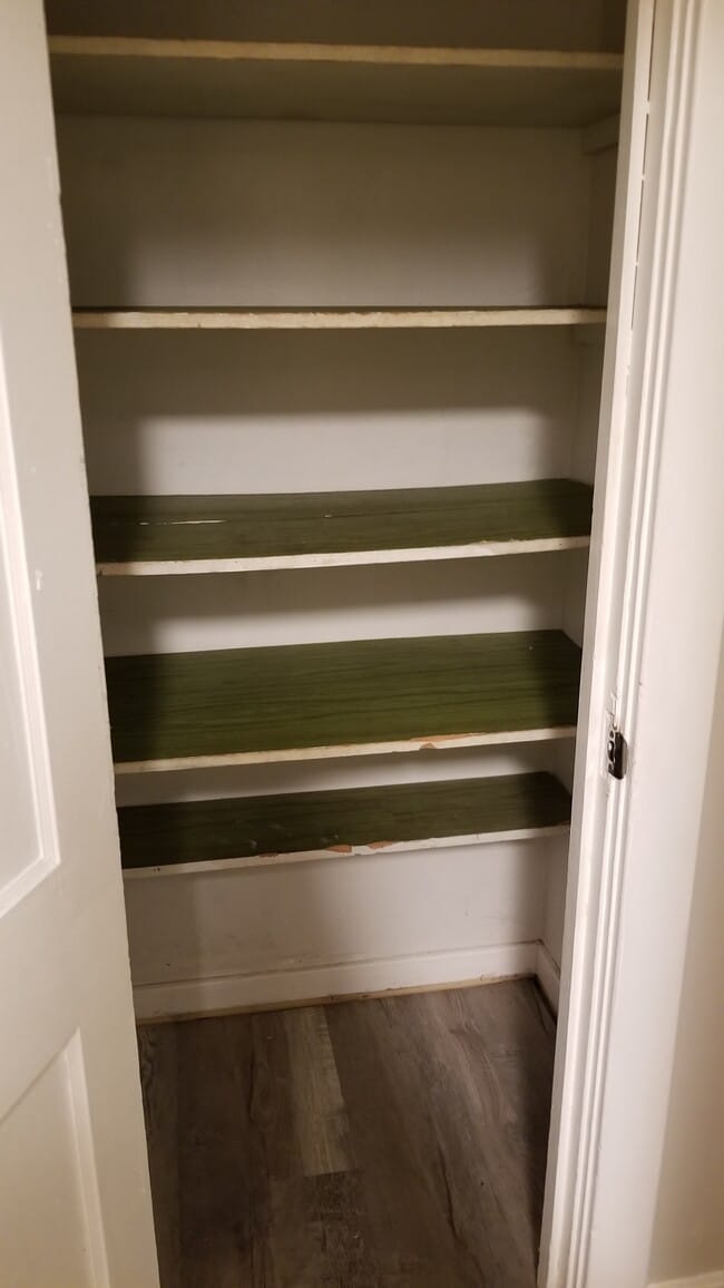 Building Photo - 620 W Shawnee Dr