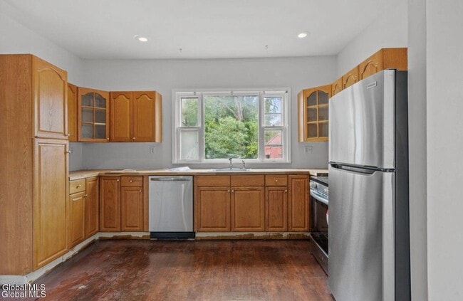 Building Photo - 300 US-9W