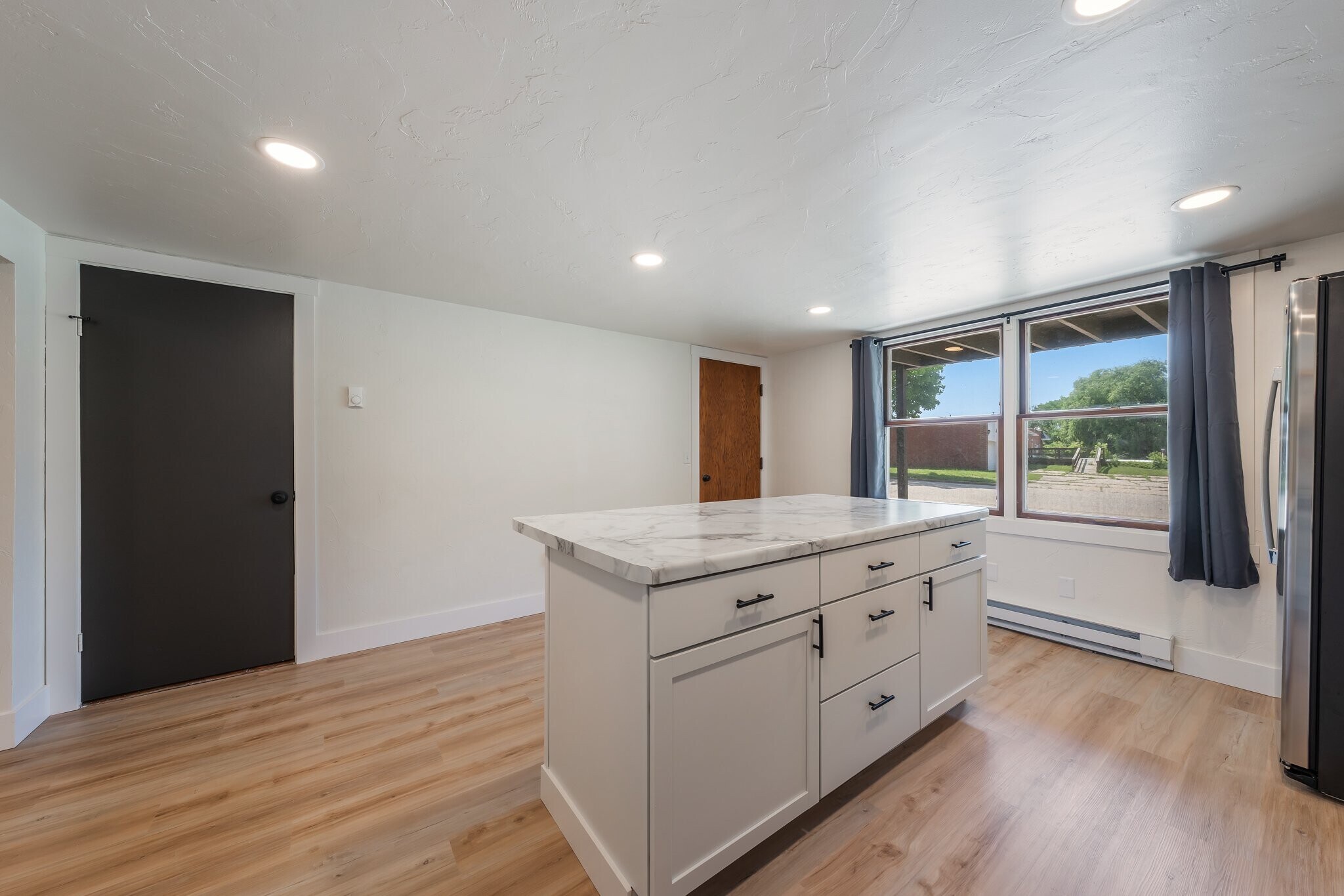 Building Photo - 1000 W McKinley Ave