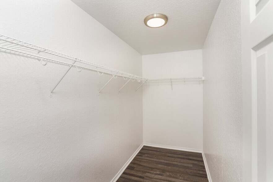 Building Photo - 9431 Hanover Sky