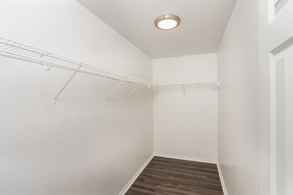 Building Photo - 9431 Hanover Sky