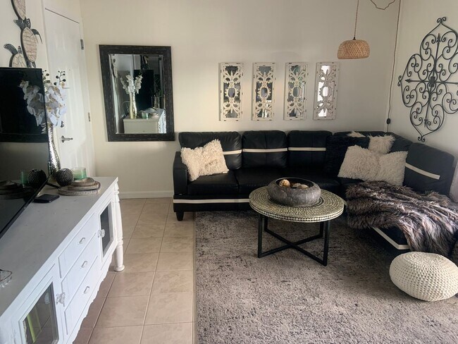 Building Photo - Coquina Key Condo