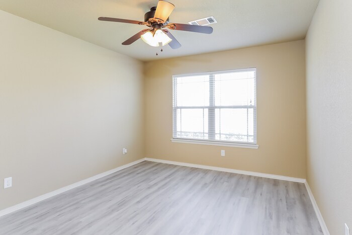 Building Photo - 14611 Parkway Meadows Dr