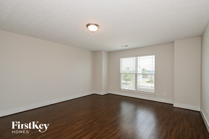 Building Photo - 607 Albermarle Dr