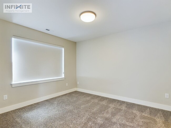 Building Photo - Bozeman Stunner!