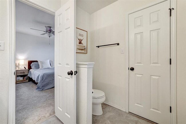 Building Photo - 15501 Sarah's Creek Dr