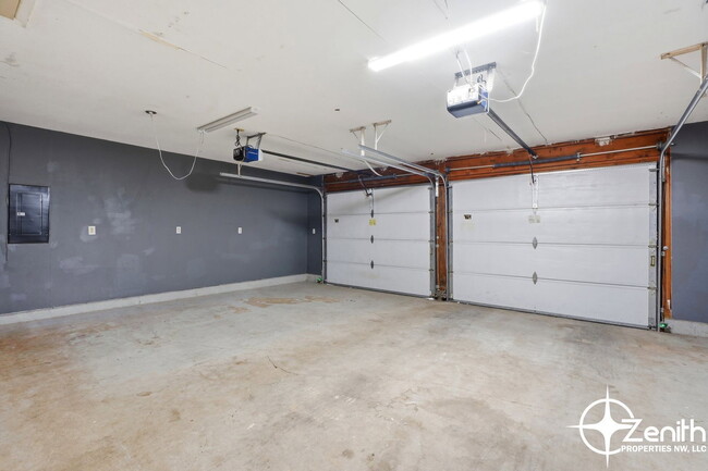 Building Photo - 302 NW 103rd St