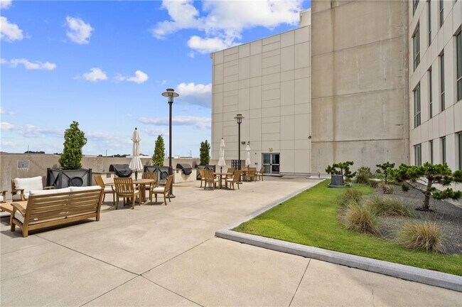 Building Photo - 1100 Howell Mill Rd NW